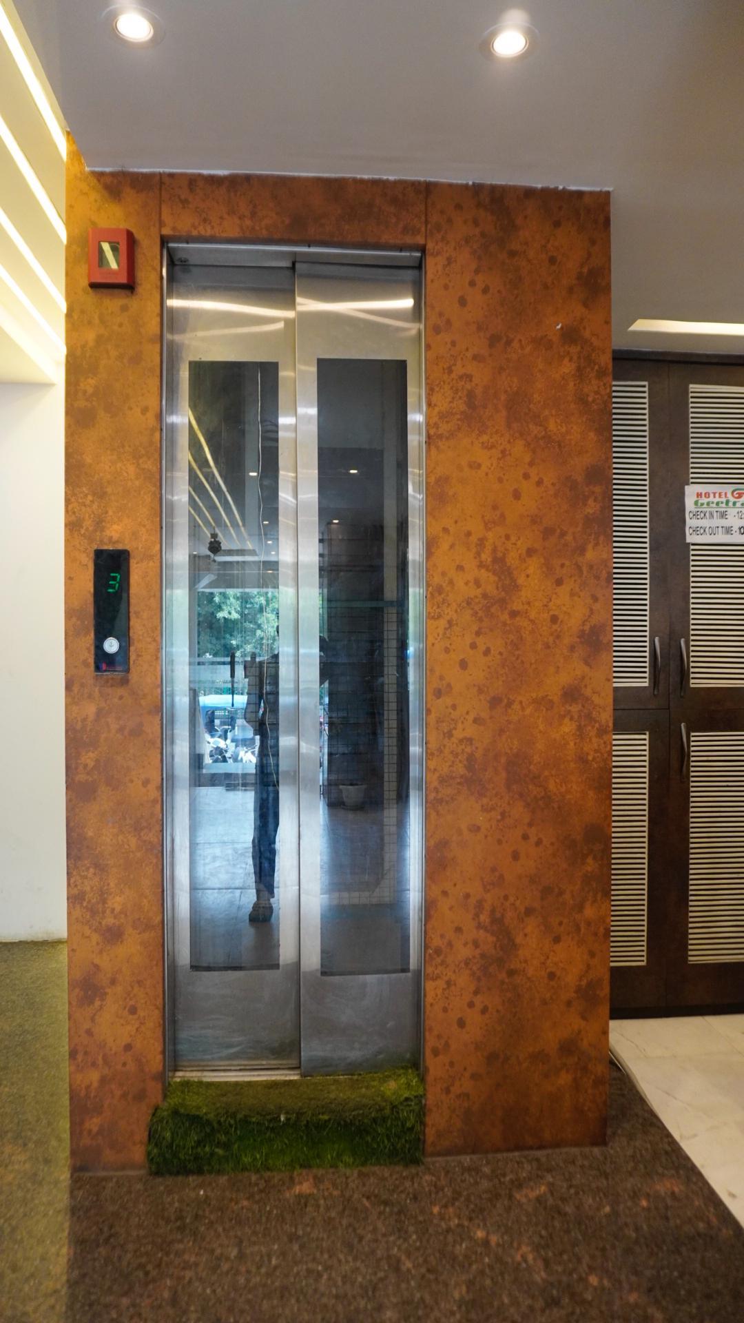 iYi Lavish Hotel Geetraj - Others