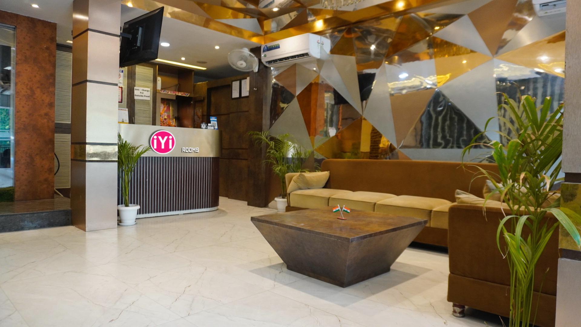 iYi Lavish Hotel Geetraj - Reception