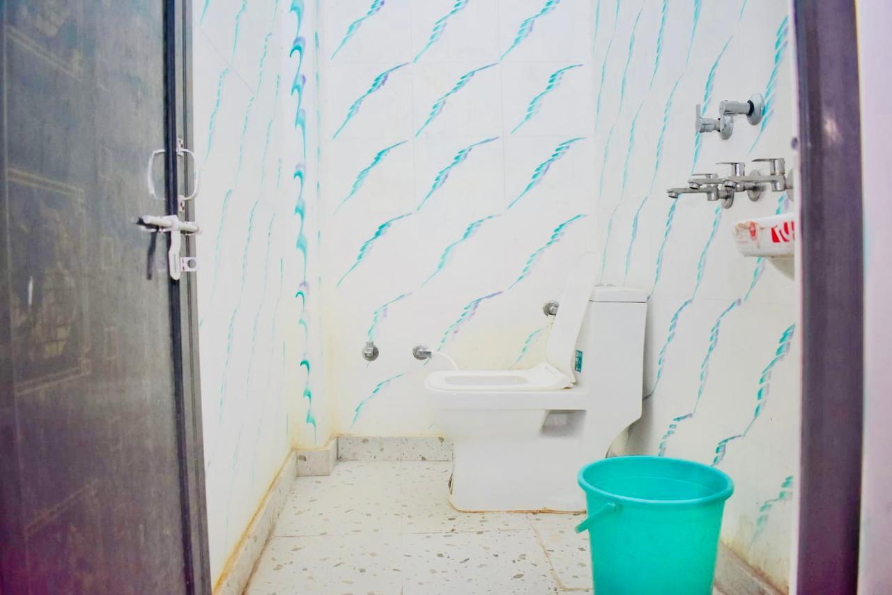 iYi Orchid Hotel S M Galaxy - Washroom